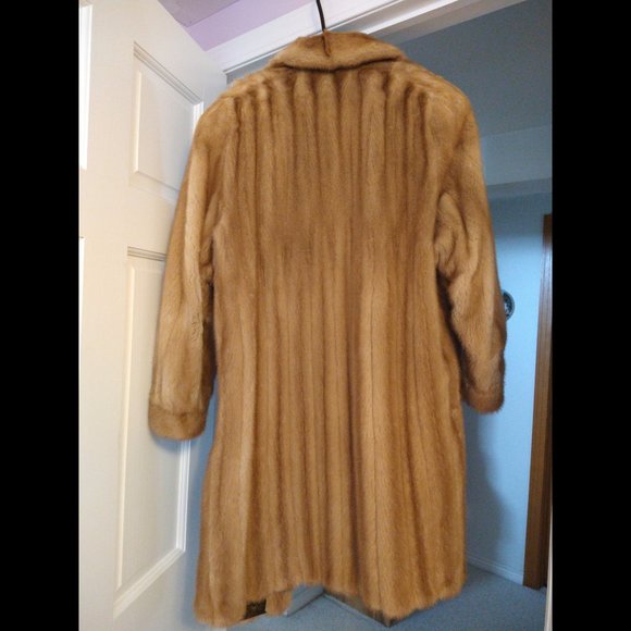Women's vintage fur coat - Picture 2 of 7